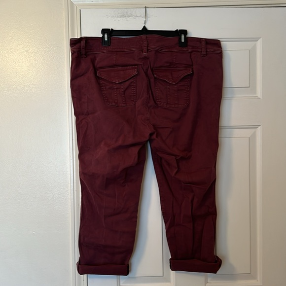 Torrid Merlot cropped pants - Picture 5 of 8